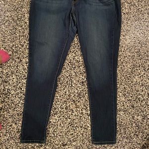 Levi skinny jeans